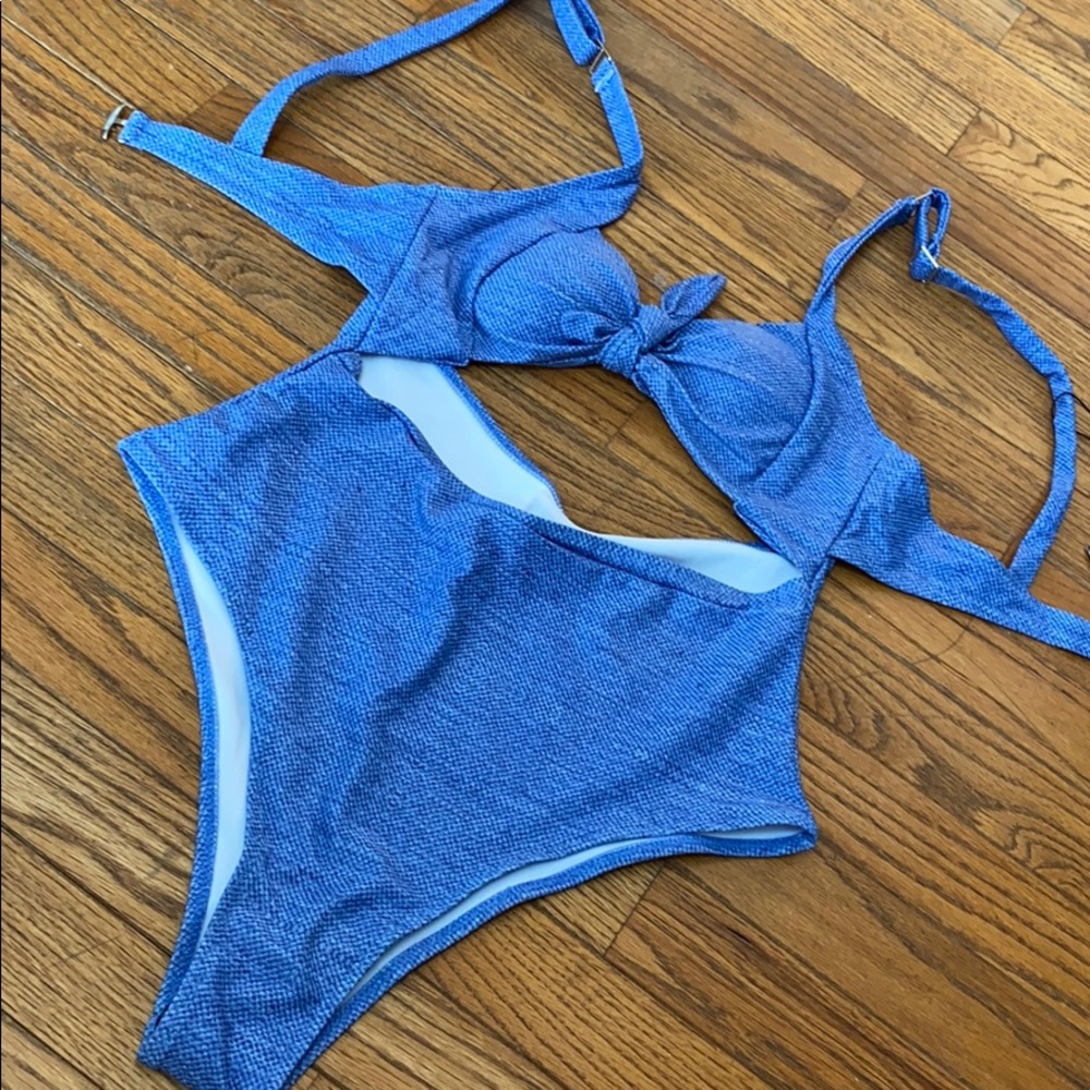 Monokini 💙
